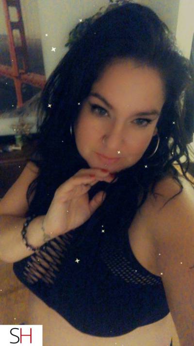 39 year old Escort in Winnipeg Sunday and I want to be your little whore