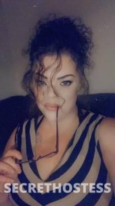 35 year old Caucasian Escort in Dayton OH . Latina whole vibe lets vibe