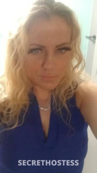 Sara working all weekend offering duo or single in Kitchener