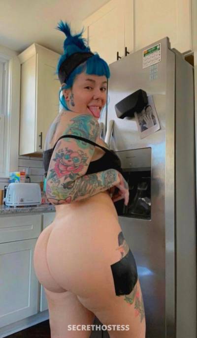25 year old Escort in Des Moines IA Am available all day and nights incall/outcall