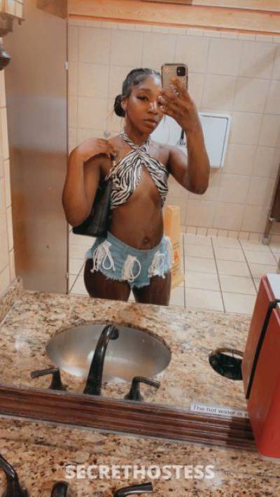 27 year old Escort in Cincinnati OH You ready to play ? Luxurious doll