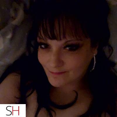 35 Year Old Caucasian Escort Calgary - Image 1