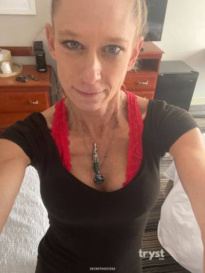 40Yrs Old Escort Size 8 Cedar Rapids IA Image - 3