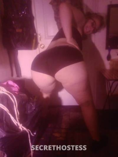 42 year old Escort in Atlanta GA Busty Red neck beauty