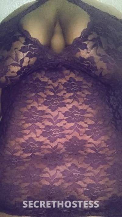 26 year old Asian Escort in Everett WA Come Play with This Fat Wet Pussy .....I Want to Feel Your 