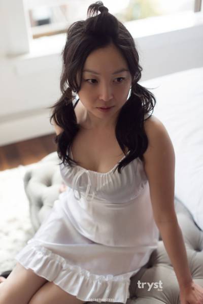 20 Year Old Indonesian Escort Vancouver Brunette - Image 1