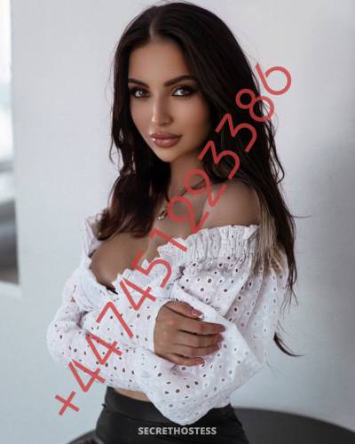 22 Year Old Czech Escort Dubai Brunette - Image 4