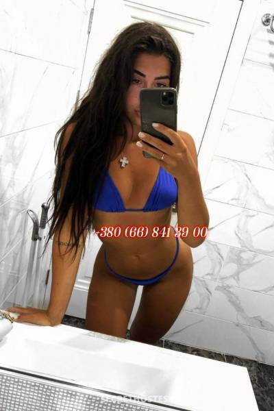 23 Year Old Escort Dubai Brunette - Image 4