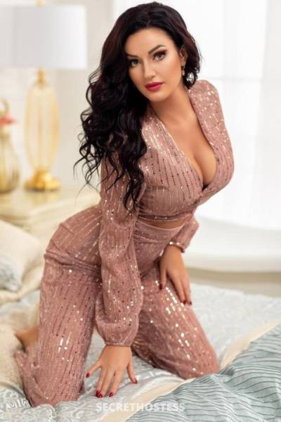 25 Year Old Caucasian Escort Dubai Brunette - Image 3