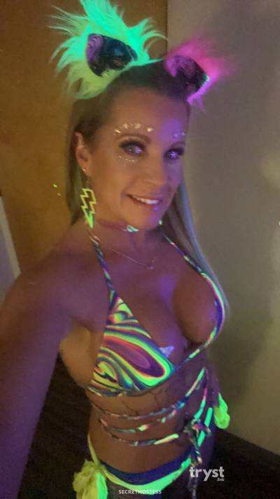 40Yrs Old Escort Size 6 Tampa FL Image - 11