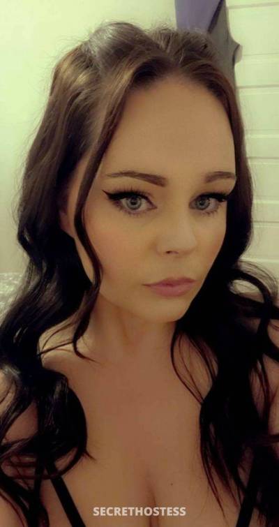 31 Year Old Czech Escort Dubai Brunette Blue eyes - Image 4