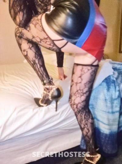 50 year old Escort in Lexington KY Blue sapphire.mondays rock! speaking of rock, i can take 