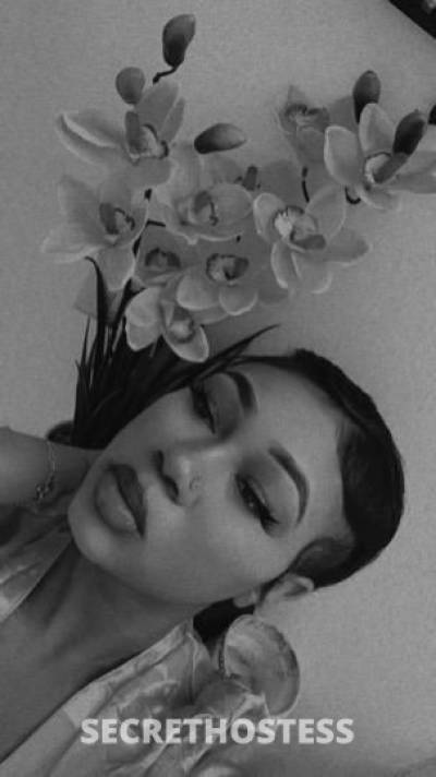 24 year old Escort in Racine WI seek men and women