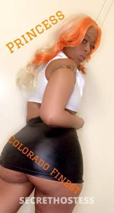 24 year old Escort in Denver CO . start the new years . with me