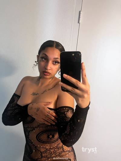 20 Year Old Middle Eastern Escort Atlanta GA Brunette - Image 3