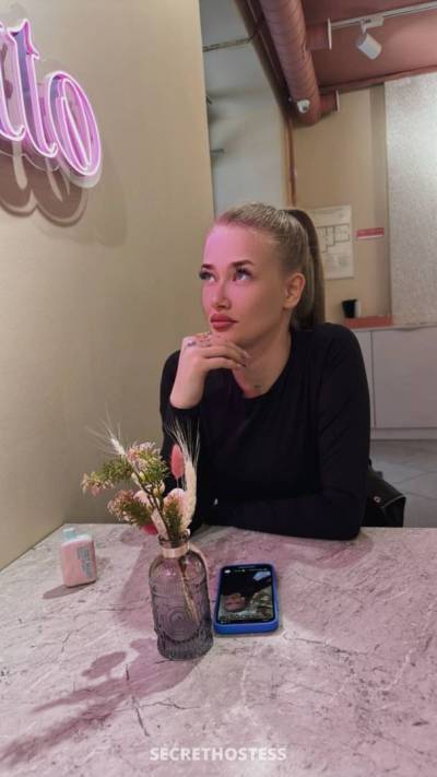 23 Year Old Russian Escort Dubai Blonde - Image 1