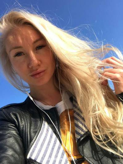 26 Year Old Ukrainian Escort Dubai Blonde - Image 6