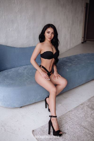 22 Year Old Russian Escort Dubai Brunette - Image 4