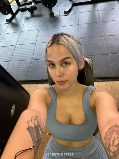 25 year old Escort in Asheville NC I’m always dtf.. no third party.i love to satisfy .. i 