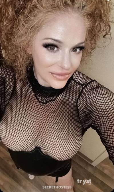 Kendell Kincaid - Sexy, Busty ,Redhead in Columbus OH