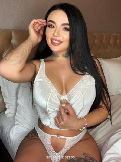 22 Year Old European Escort Dubai Brunette Blue eyes - Image 5