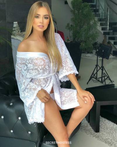 27 Year Old American Escort Dubai Blonde Gray eyes - Image 8