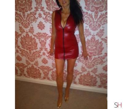 32 year old Escort in Dublin Nuru Kinky Massage by Hot masseuse D2