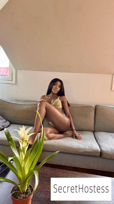 24 Year Old European Escort Luxembourg Black Hair - Image 2