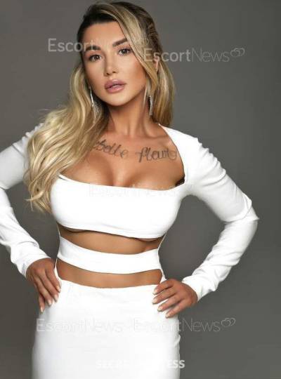 27 year old European Escort in London Nicole Blonde, Agency Model