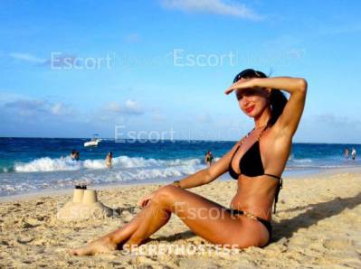 32 Year Old European Escort Miami FL Brown Hair Hazel eyes - Image 6