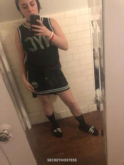 22 year old Escort in Penn State PA xxxx-xxx-xxx Escort