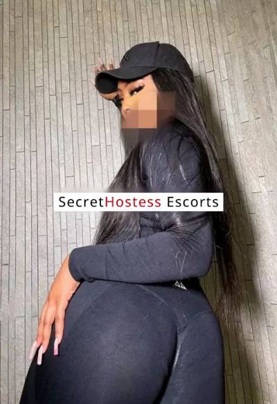 27 Year Old Austrian Escort Abidjan Black Hair - Image 1