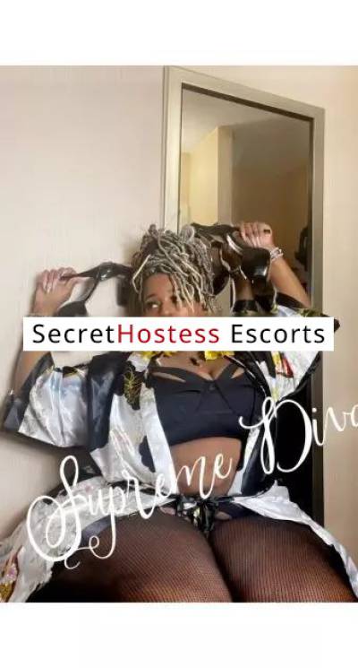 44 Year Old Escort Chicago IL Black Hair Black eyes - Image 3