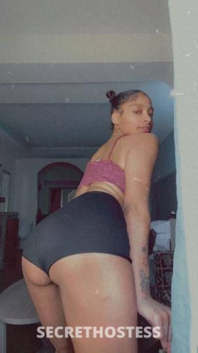 28 year old Escort in North Mississippi MS Sexy RedBone INCALLS