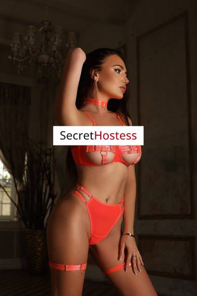 European Escort Dubai Brunette - Image 5