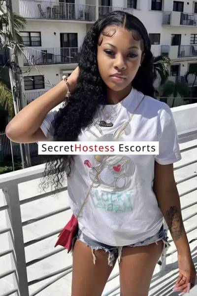 24 Year Old Asian Escort Detroit MI Black Hair Black eyes - Image 1