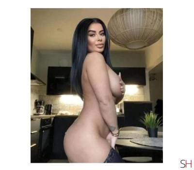 22 year old Asian Escort in Slough Adelle new escort in London. No rush and guaranteed pleasure