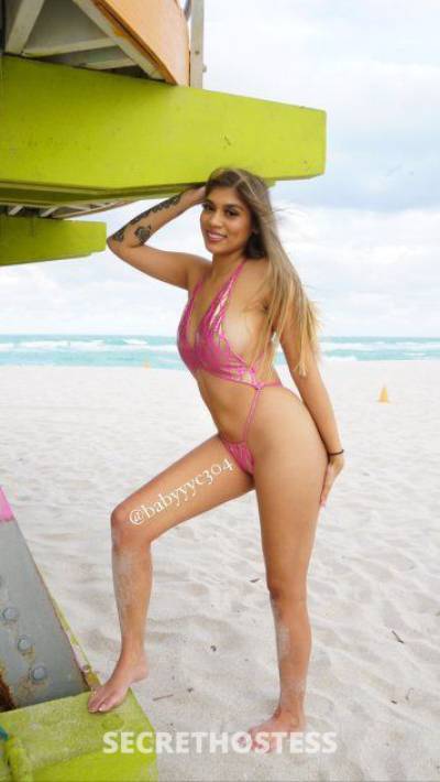 24 year old Hispanic Escort in St. Louis MO Wet &amp; Tight Latina