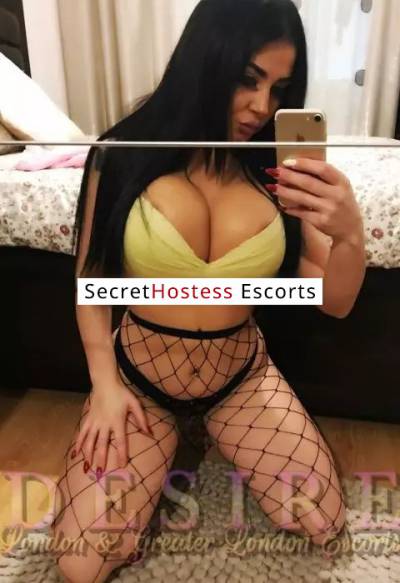 25 year old Italian Escort in London Lucy