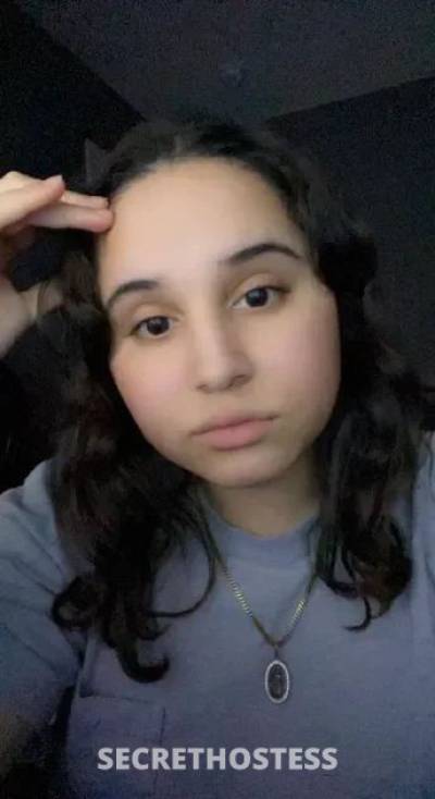 22 year old Escort in Salem OR xxxx-xxx-xxx I am available for hook up both incall or 