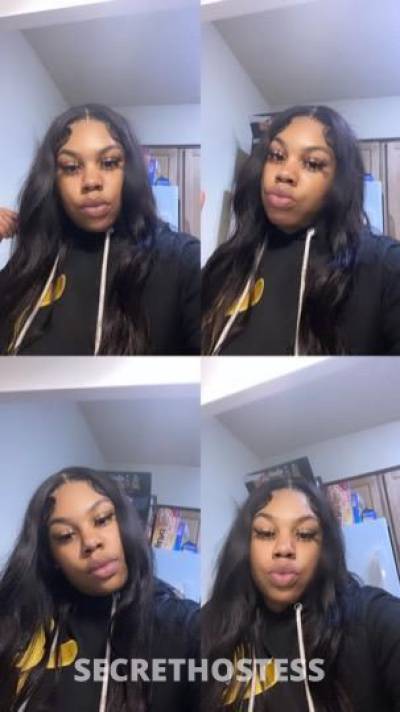 21 year old Escort in Memphis TN Come bust a nut no gag reflex wet pussy ready to please you