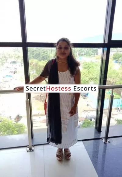 25 Year Old Indian Escort Mumbai Blonde - Image 2