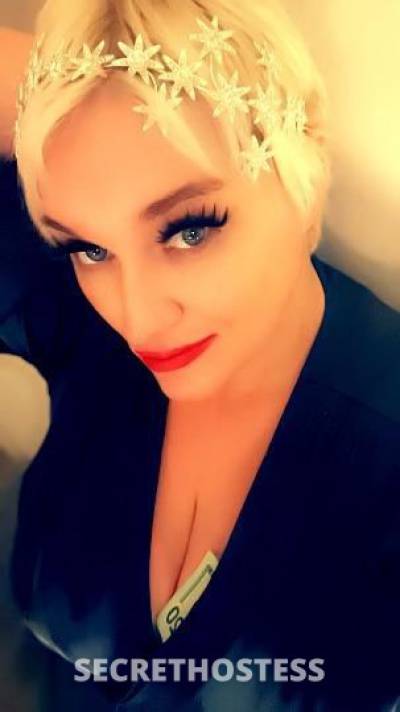 35 year old Escort in Racine WI Viking Barbie is back and moved south! Come find out how the