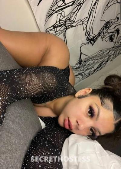 22 year old American Escort in Phoenix AZ Sexy Latina. Dont miss out baby