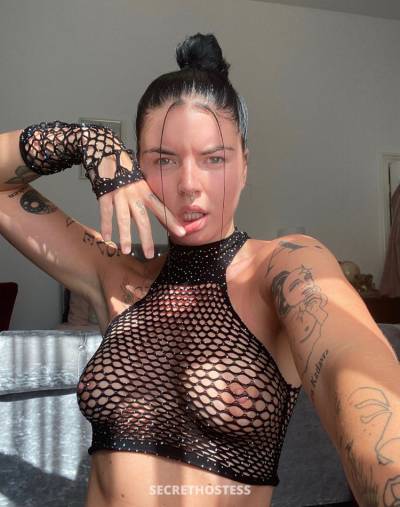 28 year old Escort in New Haven CT Am down for all kind of **** and i need a big **** inside my