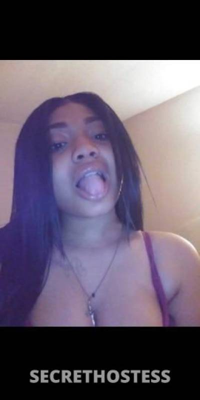 24 year old Cuban Escort in Carlsbad NM .squiter alert. ..la cubanita