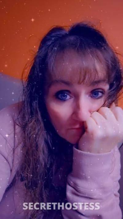 40 year old Irish Escort in Martinsburg WV .AVAILABLE NOW.OURCALL &amp; CARDATES ONLY .MASSAGES.