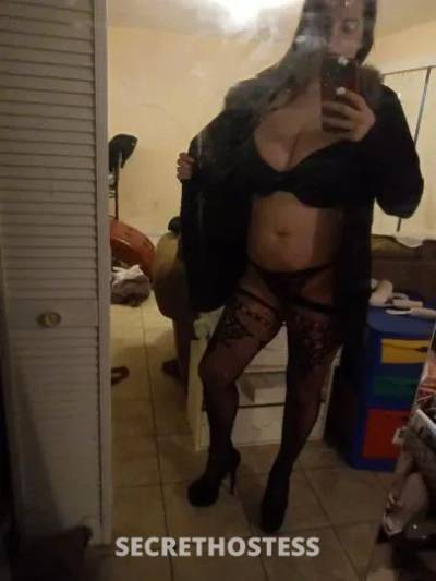 24 year old Escort in Martinsburg WV xxxx-xxx-xxx parents at work wana play with me