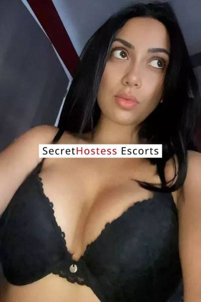 23 Year Old Colombian Escort Vancouver - Image 2