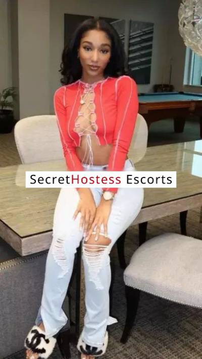 25 Year Old American Escort Muscat - Image 2